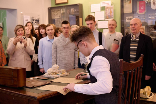 Выставка «От МБИ до МГИК» открылась в музее института к 95-летию вуза