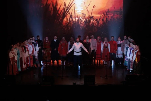 Выступление звездных выпускников на фестивале «Песня-жизнь» в Большом зале МГИК