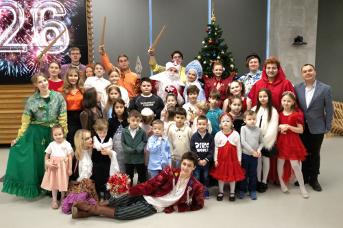 МГИК представил новогоднюю программу «Три богатыря в поисках огня» для детей сотрудников Российской академии образования