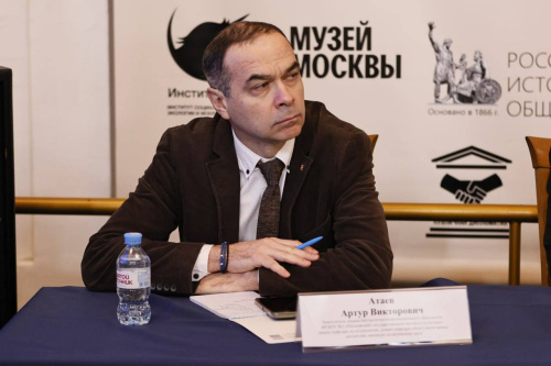 МГИК в диалоге о памяти: эксперт института обсудил роль скульптуры в сохранении истории Победы