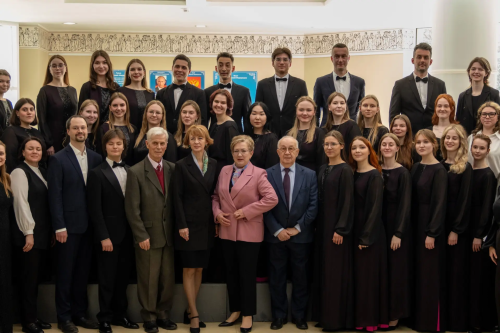 Участники IV Международного конкурса хоровых дирижеров имени С.В. Попова на сцене МГИК