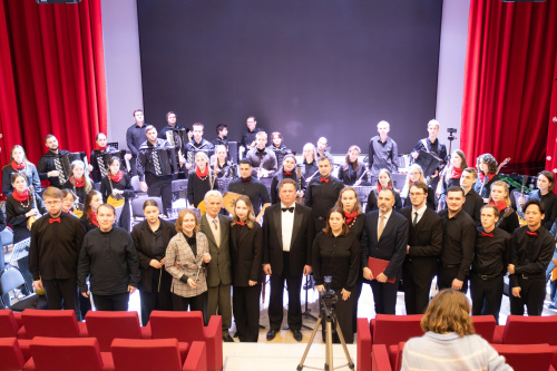 Студенты кафедры народных инструментов МГИК с дипломами лауреатов конкурса «Петербургская весна» 2026 года